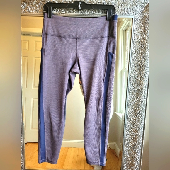 Athleta Pants - Athleta 7/8 Legging